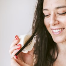 Load image into Gallery viewer, Wild Ona Summer Dreamer Detangling Solid Conditioner Bar